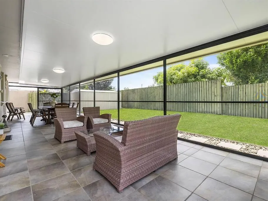 Buddina Deluxe 3 Bedroom Family Getaway House Holiday home
